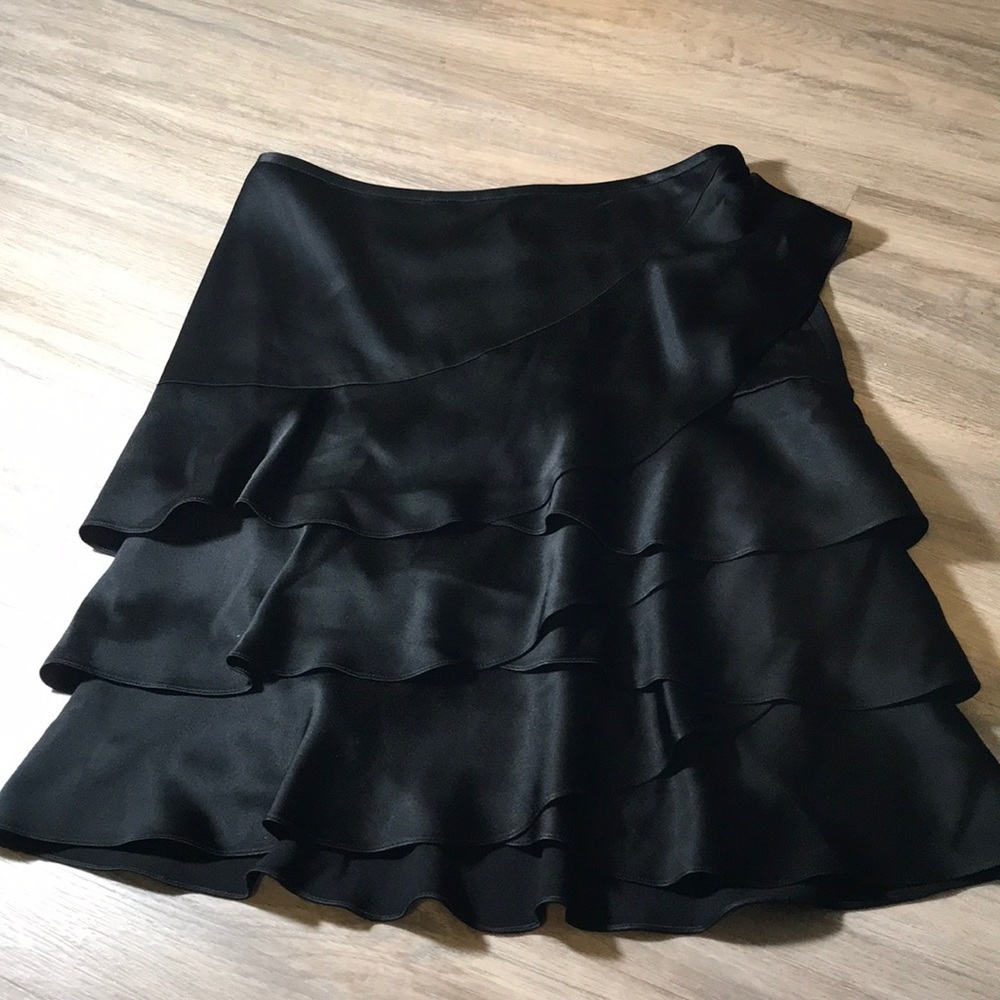 New DKNY Silky Ruffle Skirt Sz 6